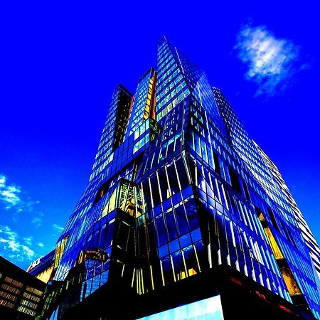Swissotel SJJ Buitenkant foto The building at night