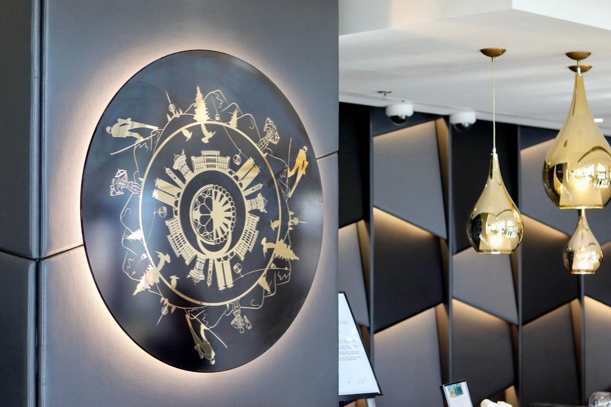 Swissotel SJJ Buitenkant foto The 2015 logo of the German Football Museum